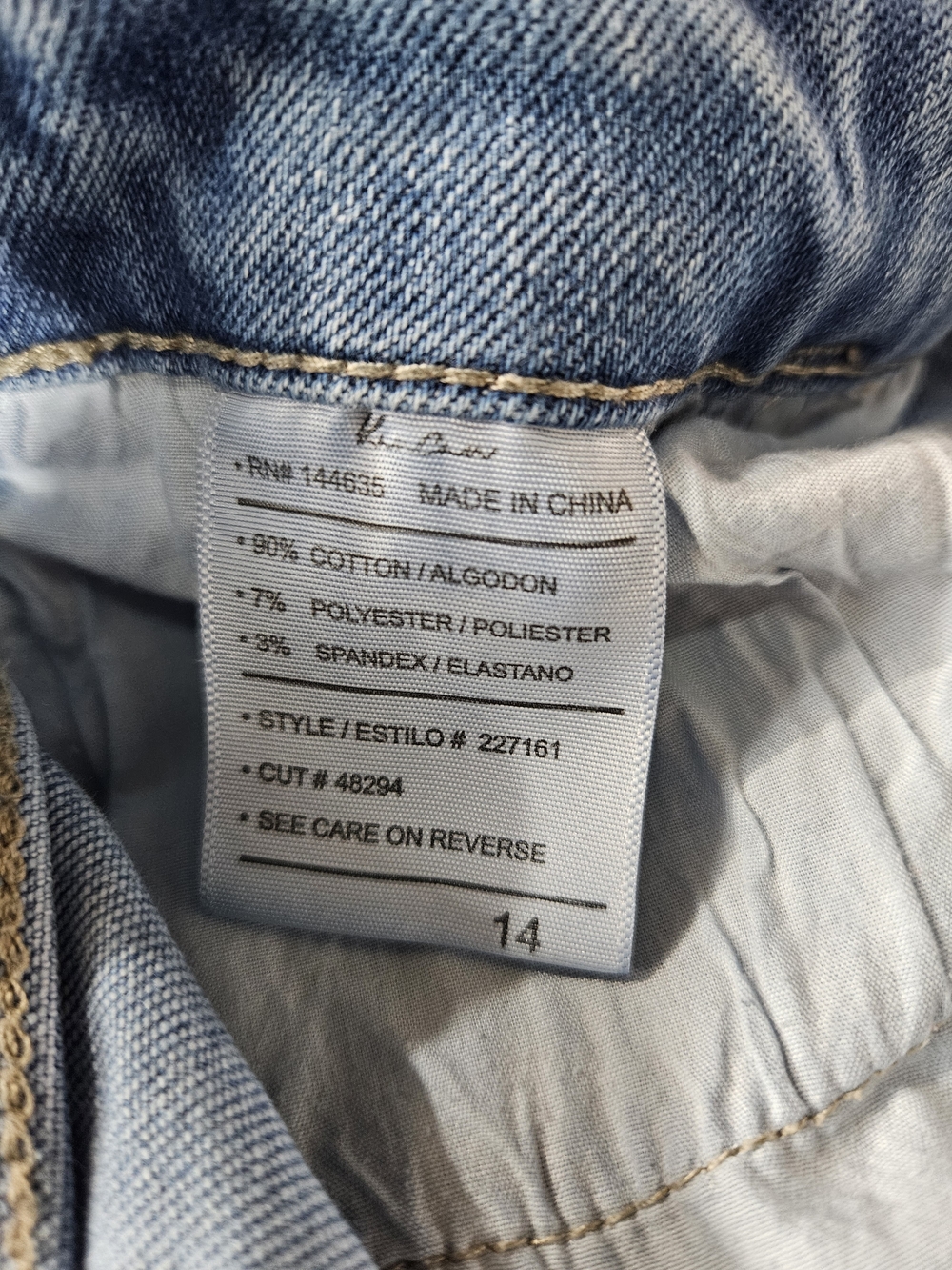KanCan, Mid-Rise Stacked Waist Denim Shorts Raw Hem - Picture 7 of 8